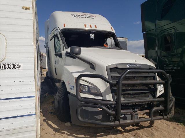  Salvage Freightliner Cascadia 1