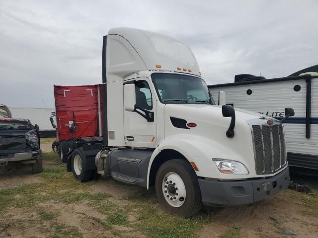  Salvage Peterbilt Tractor 579