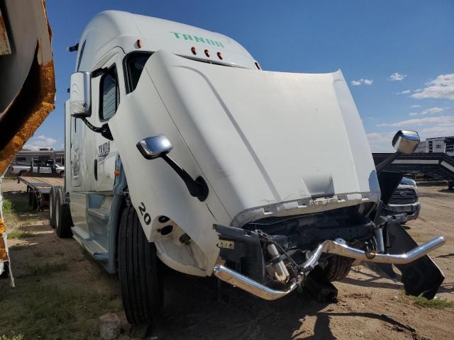  Salvage Freightliner Cascadia 1