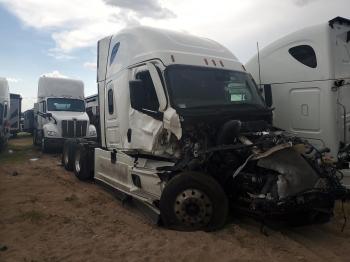  Salvage Freightliner Cascadia 1