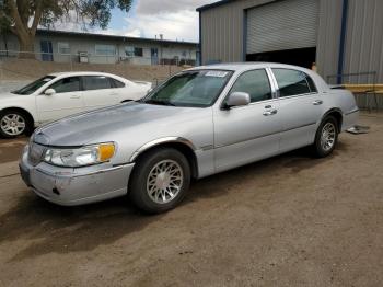  Salvage Lincoln Towncar