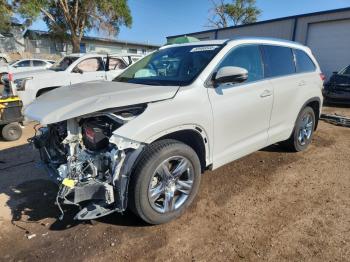  Salvage Toyota Highlander