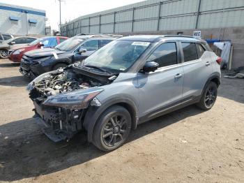  Salvage Nissan Kicks