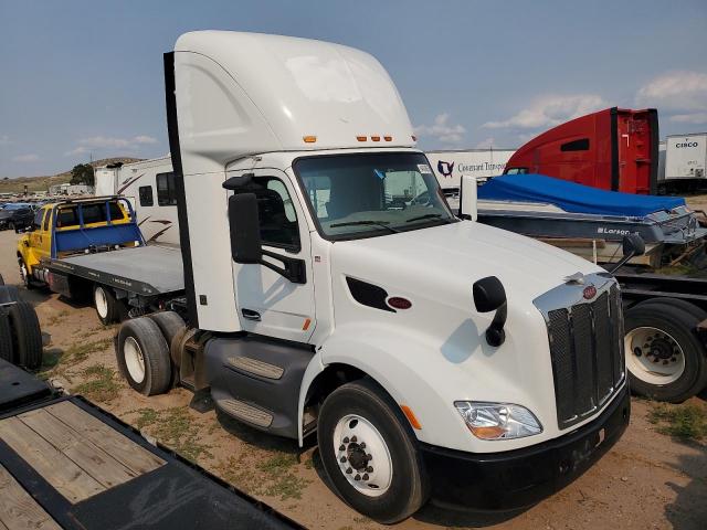  Salvage Peterbilt 579