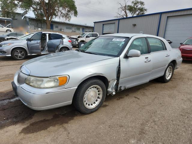  Salvage Lincoln Towncar