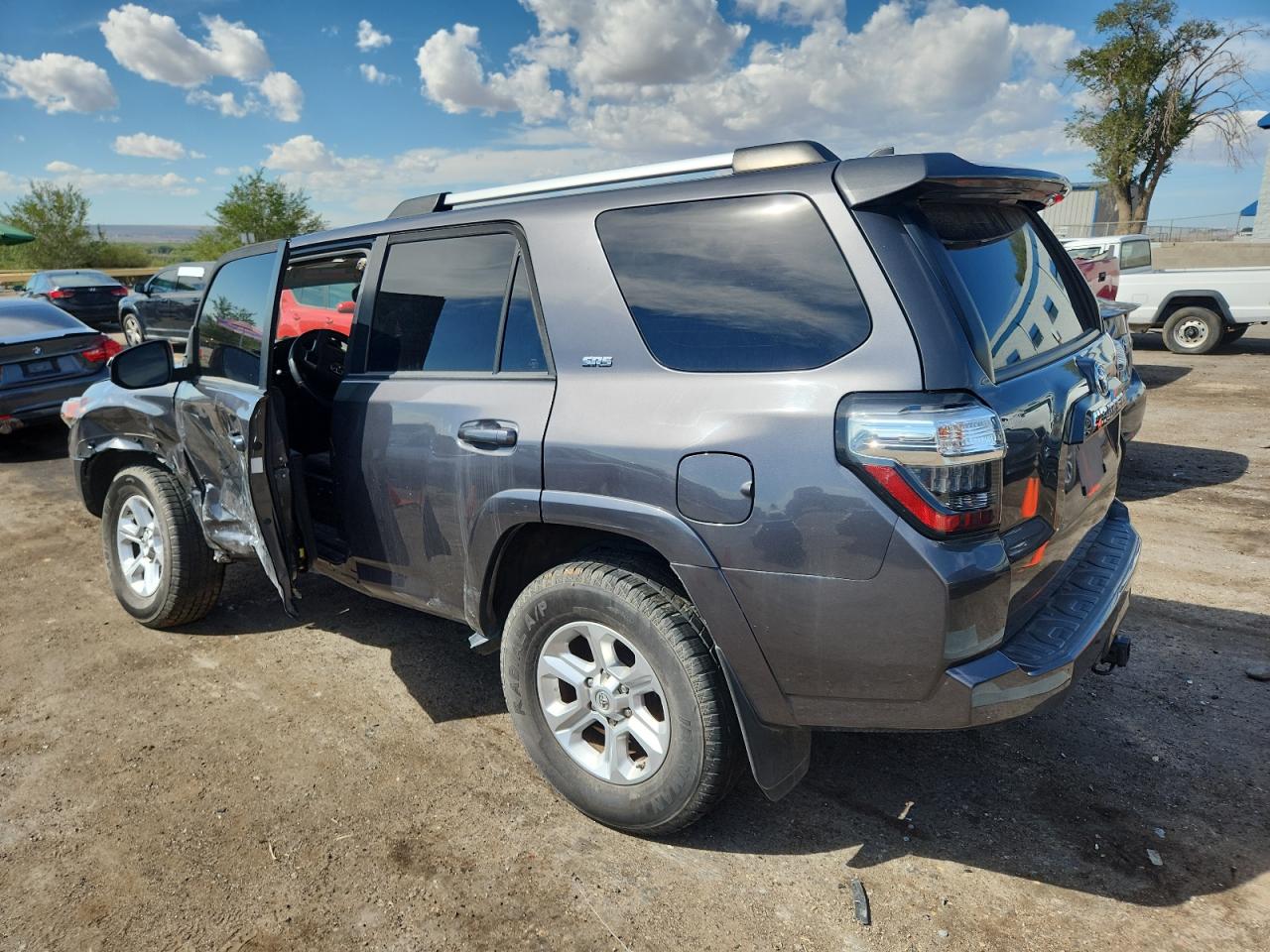 Toyota 4Runner Sr5 Image 2