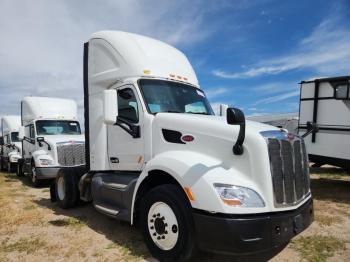  Salvage Peterbilt 579