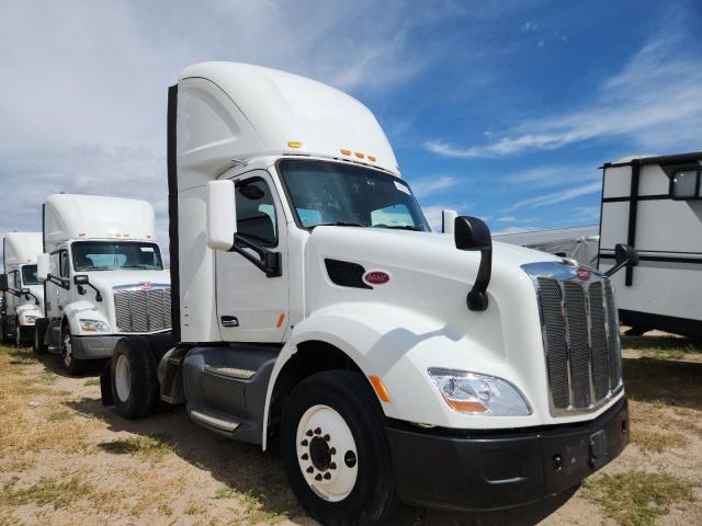  Salvage Peterbilt 579