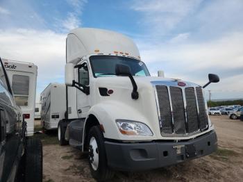  Salvage Peterbilt Tractor 579