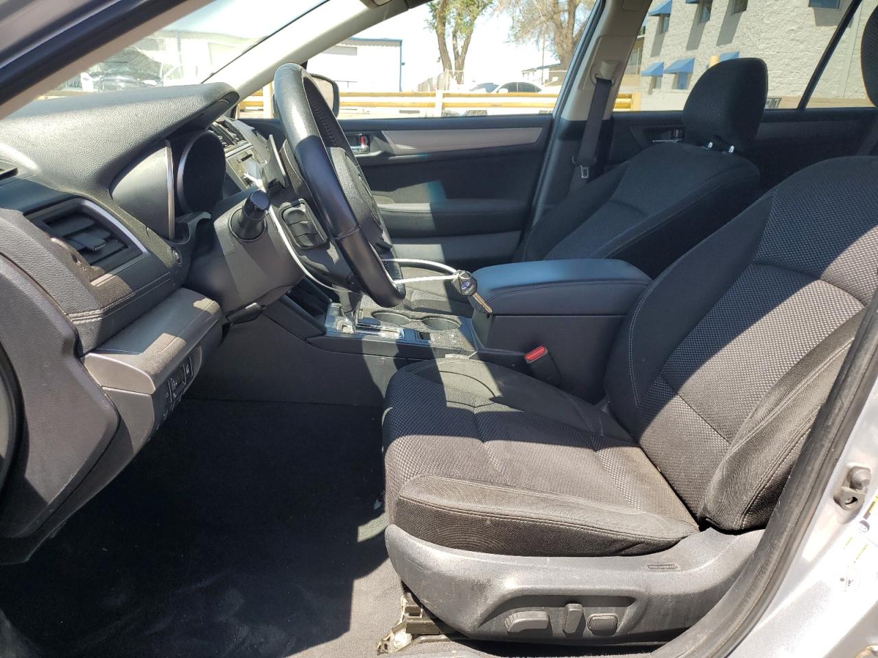 Subaru Outback 2.5i Premium Image 10