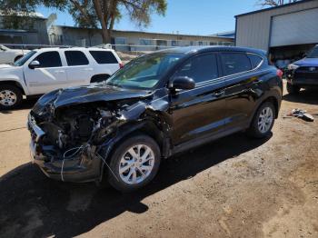  Salvage Hyundai TUCSON