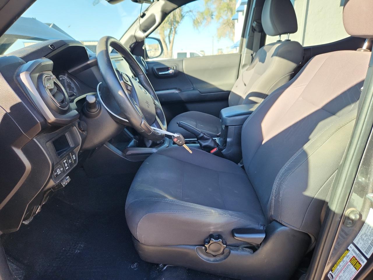 Toyota Tacoma Double Cab Image 3