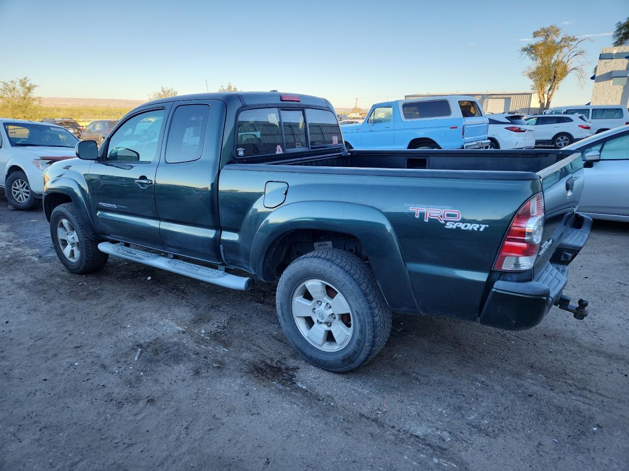 Toyota Tacoma Access Cab Image 2