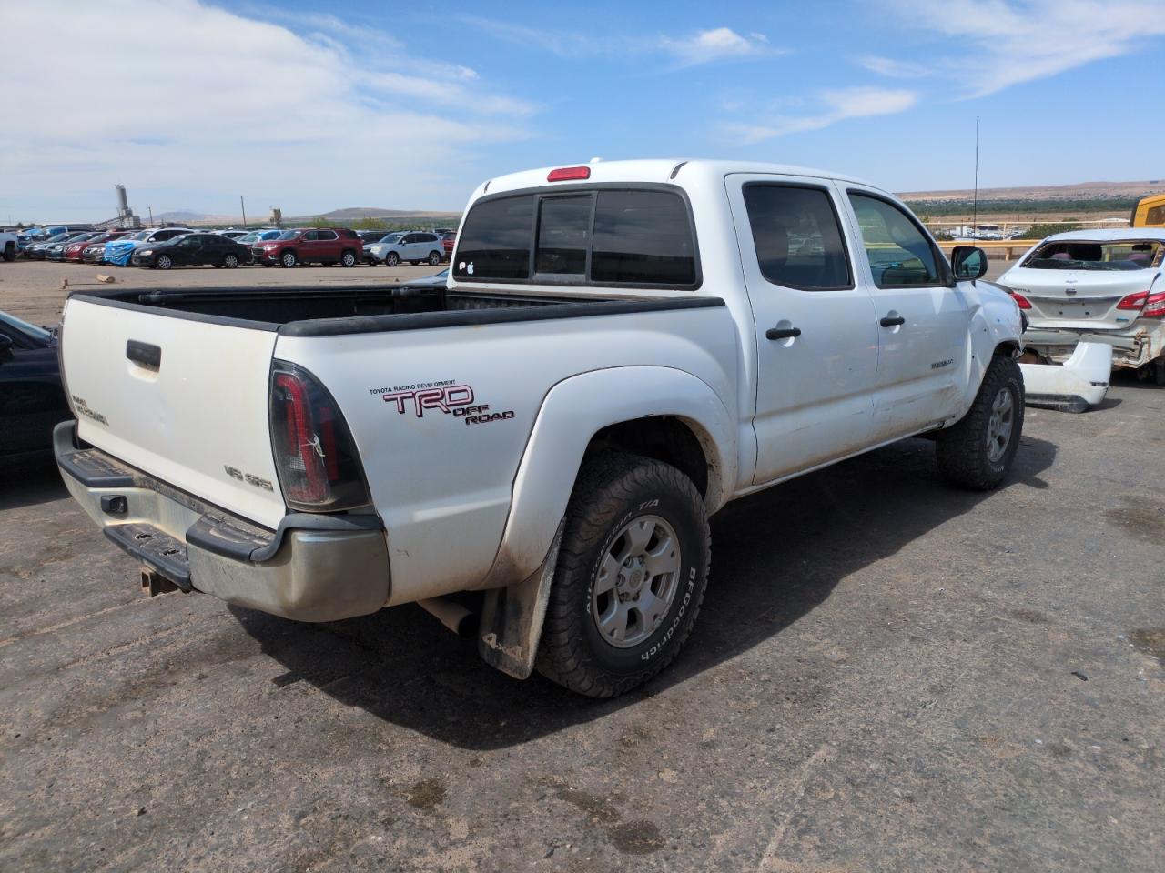 Toyota Tacoma Double Cab Image 3