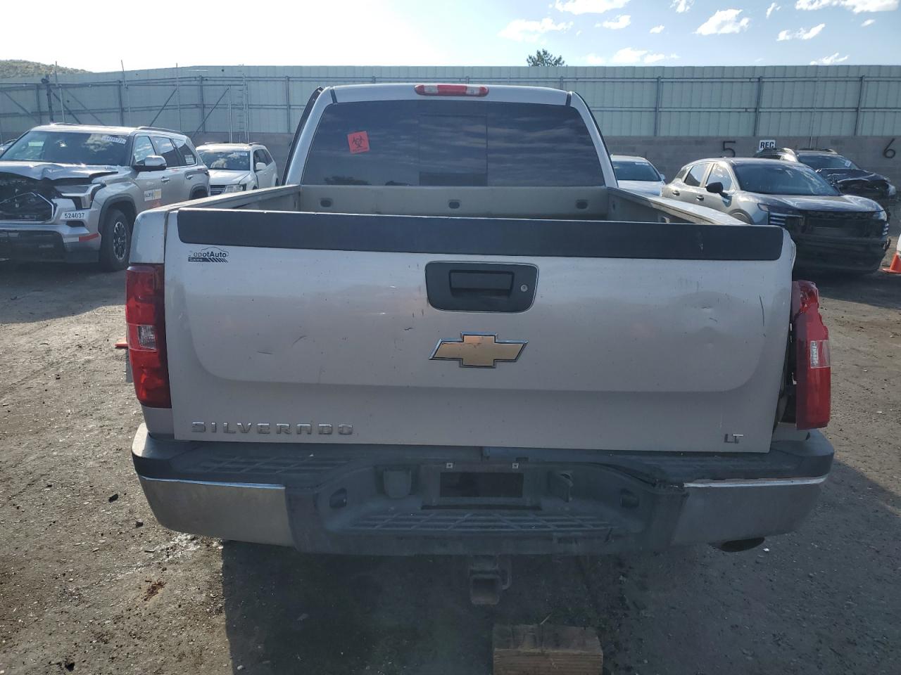 Chevrolet Silverado K2500 Heavy Duty Image 8