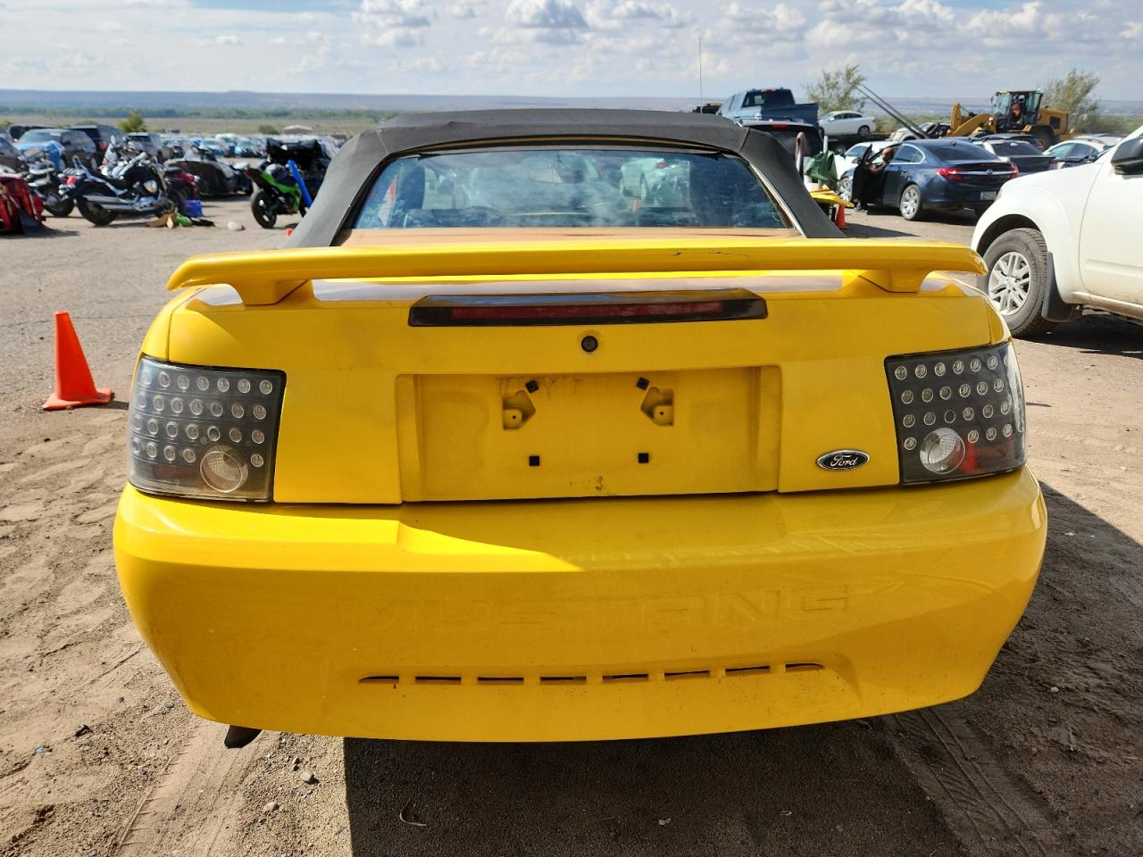 Ford Mustang Image 9