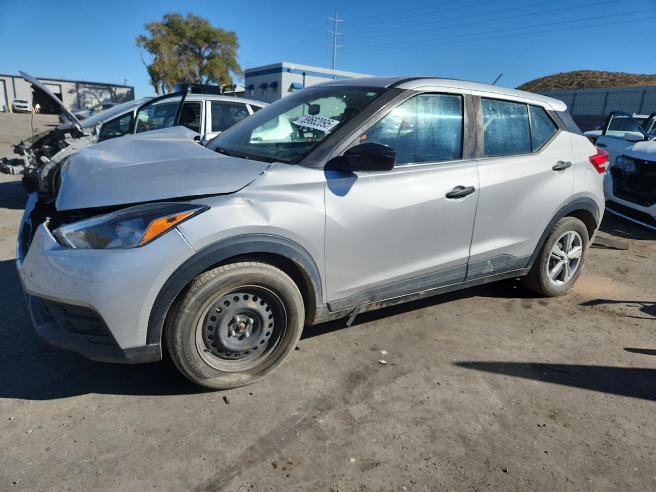 Nissan Kicks S Image 1