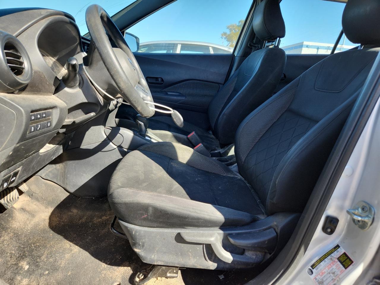 Nissan Kicks S Image 6