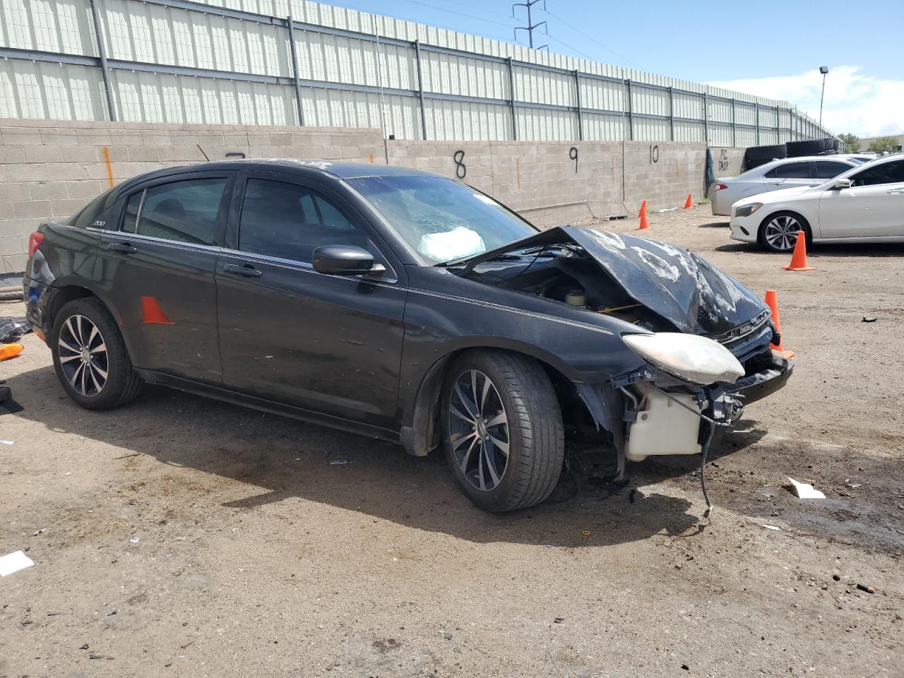 Chrysler 200 Touring Image 2