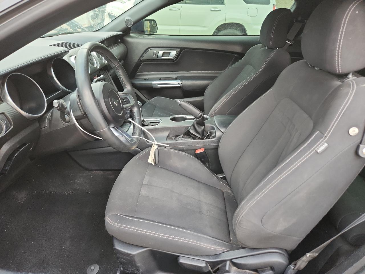 Ford Mustang Image 12