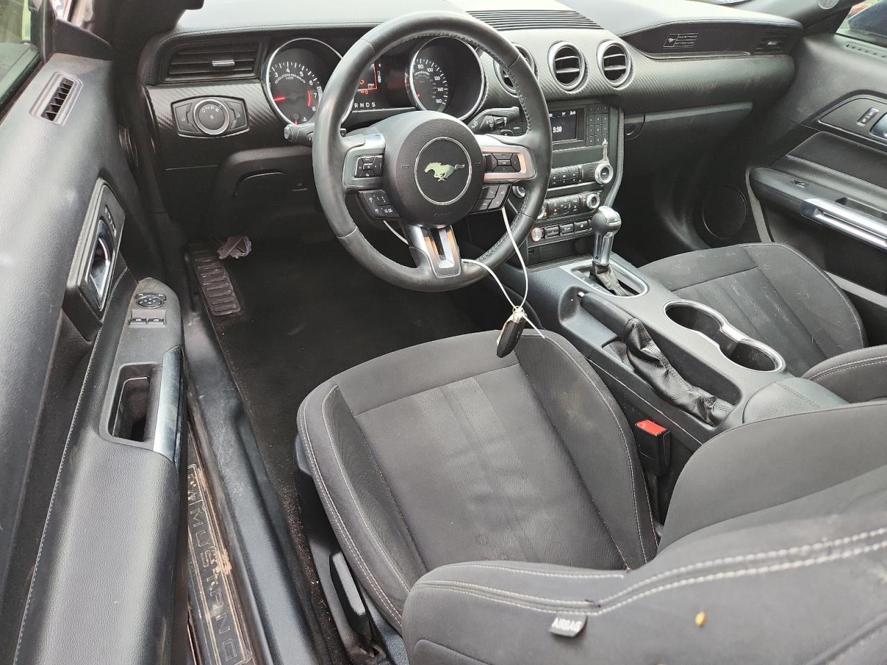 Ford Mustang Image 8