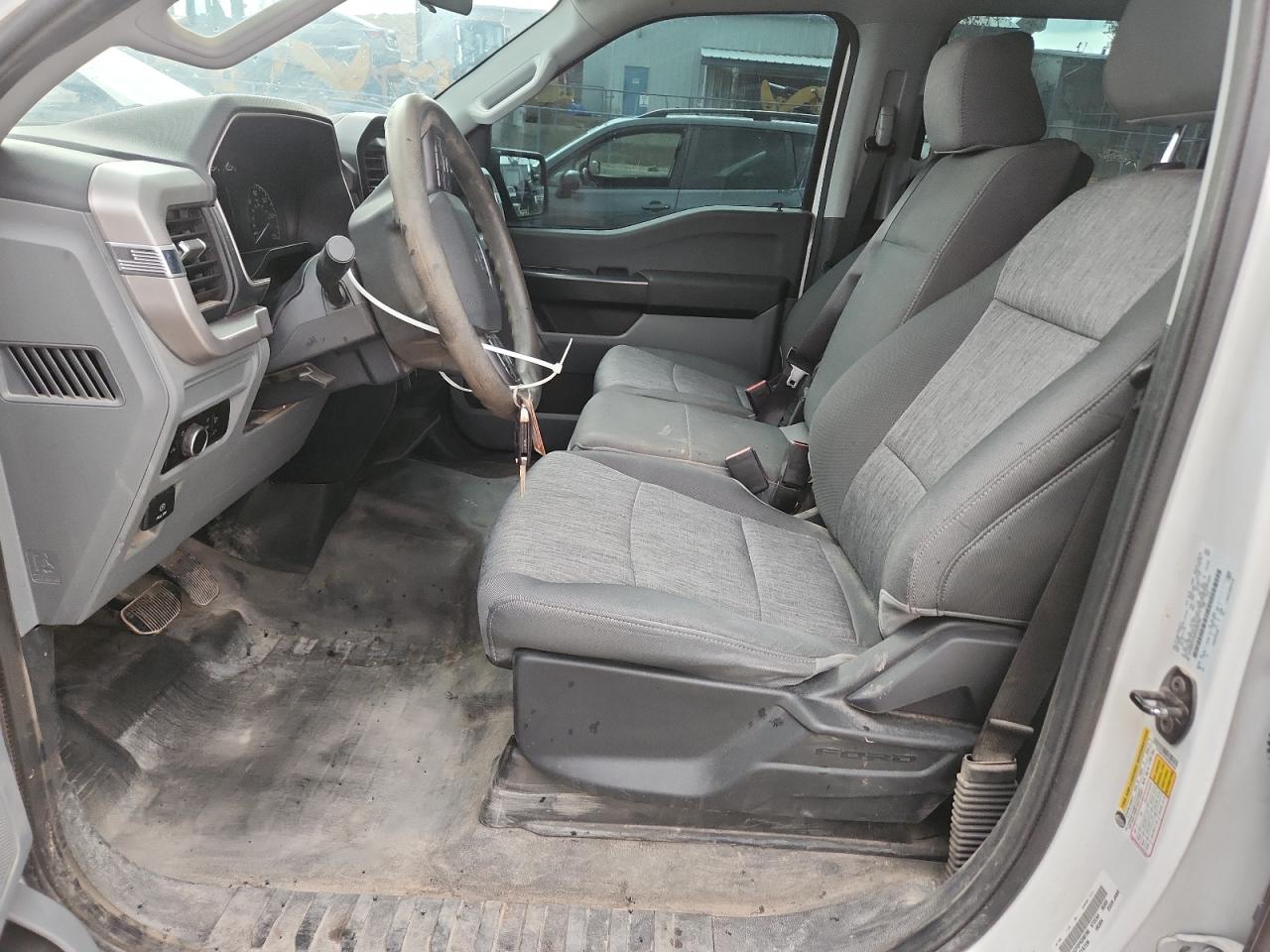 Ford F-150 Supercrew Image 6