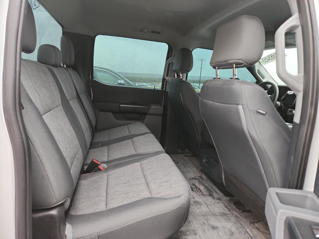 Ford F-150 Supercrew Image 8