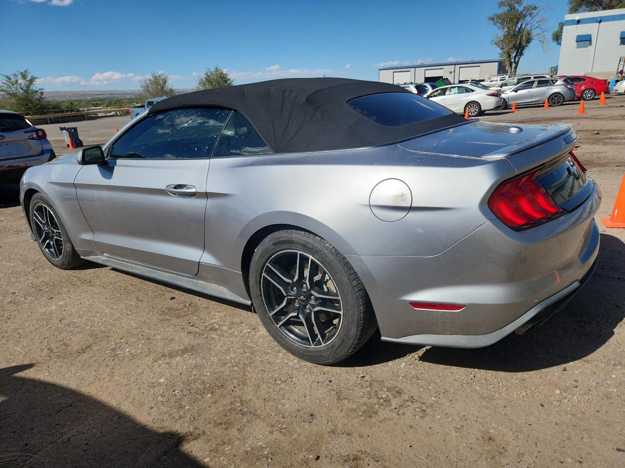 Ford Mustang Image 3
