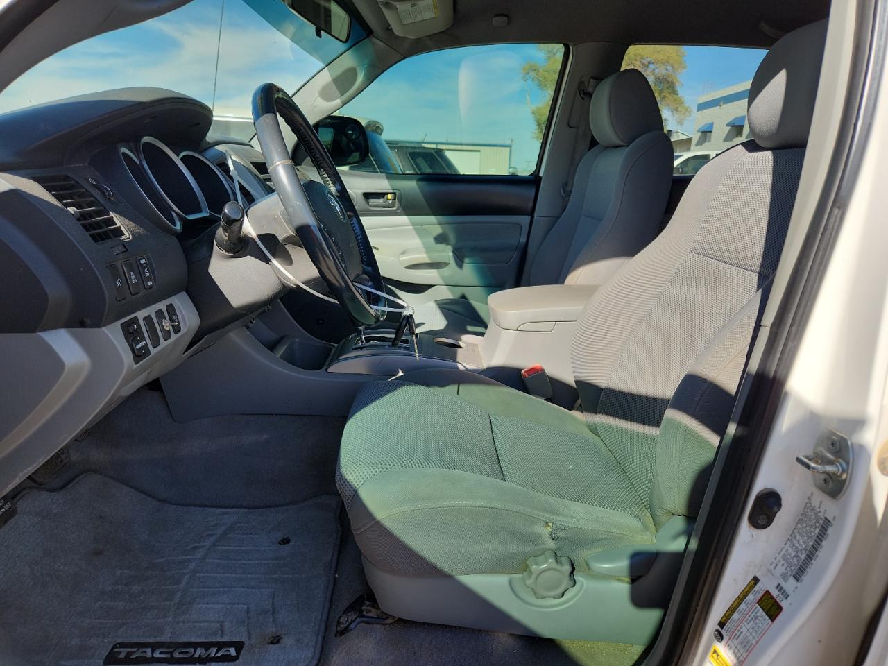 Toyota Tacoma Double Cab Image 11