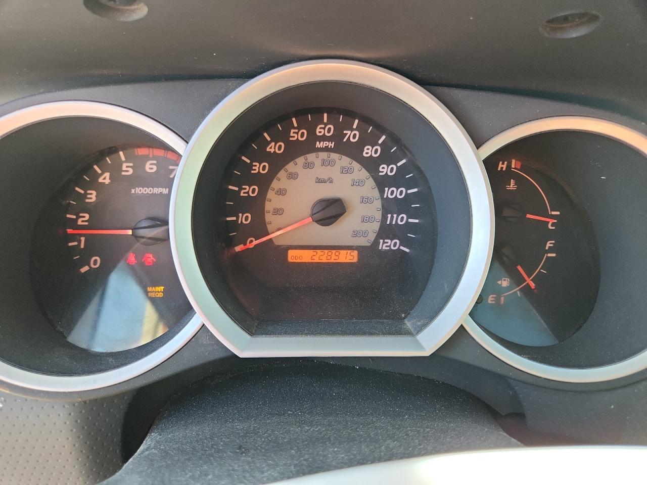 Toyota Tacoma Double Cab Image 8