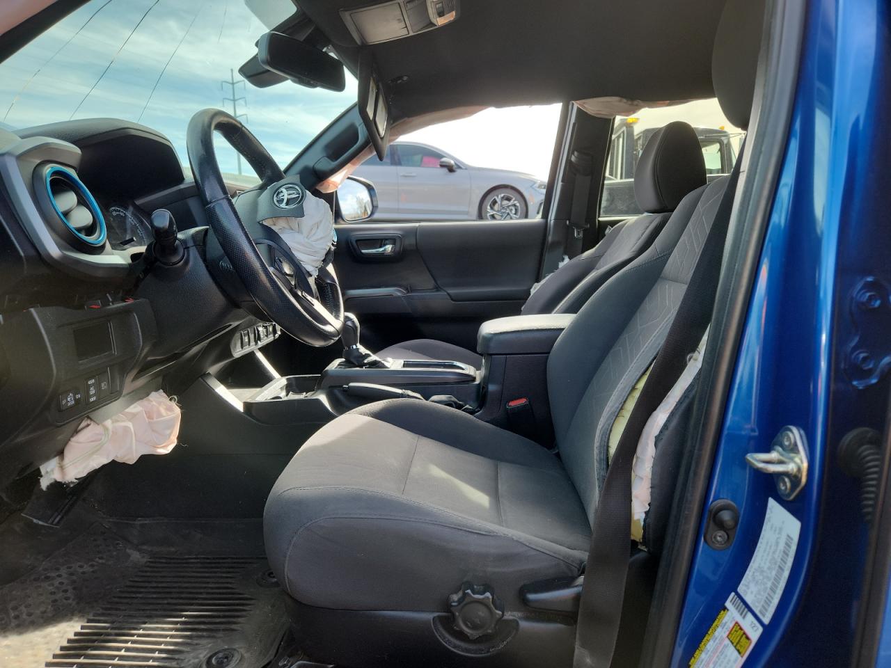 Toyota Tacoma Double Cab Image 7