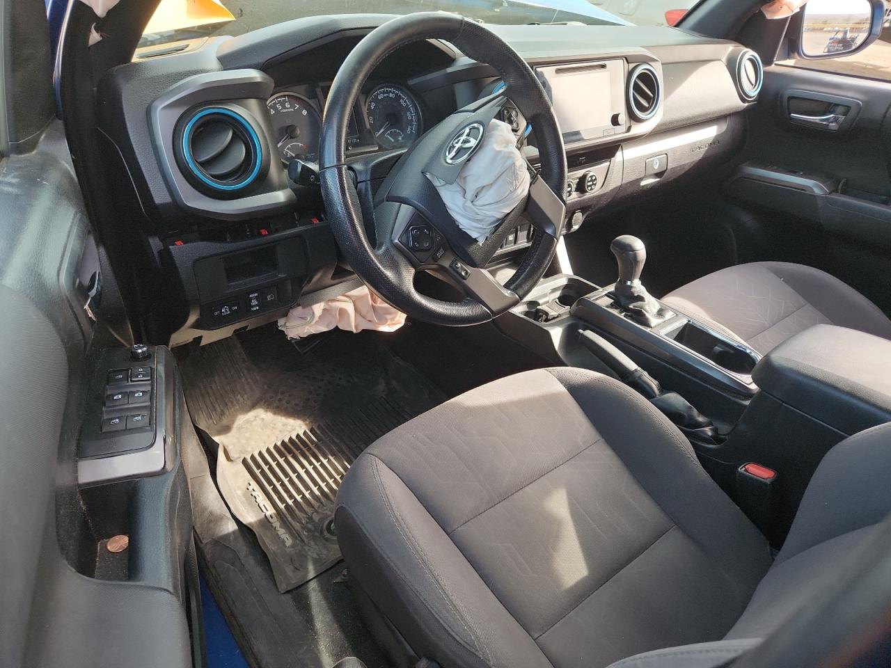 Toyota Tacoma Double Cab Image 3