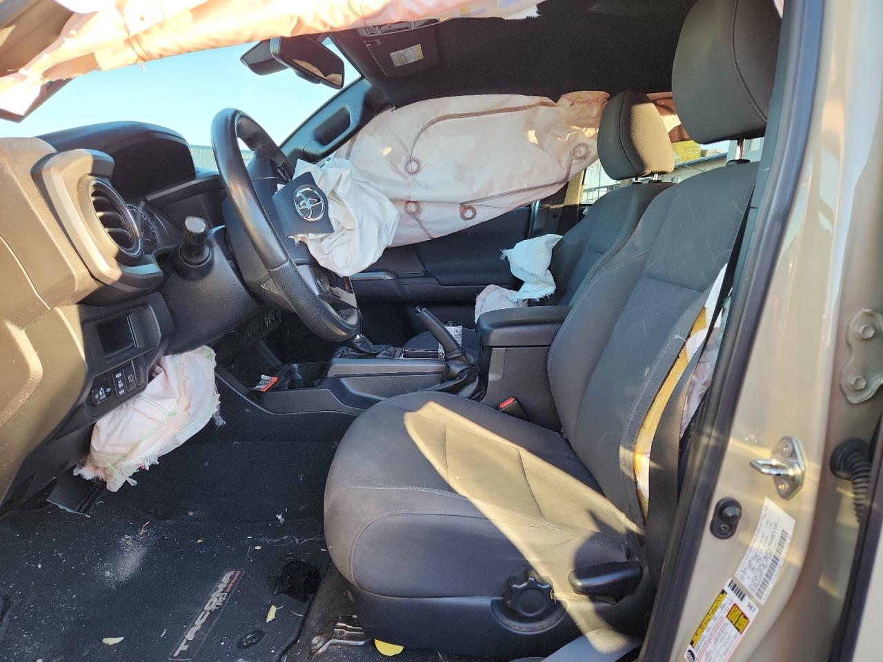 Toyota Tacoma Double Cab Image 11