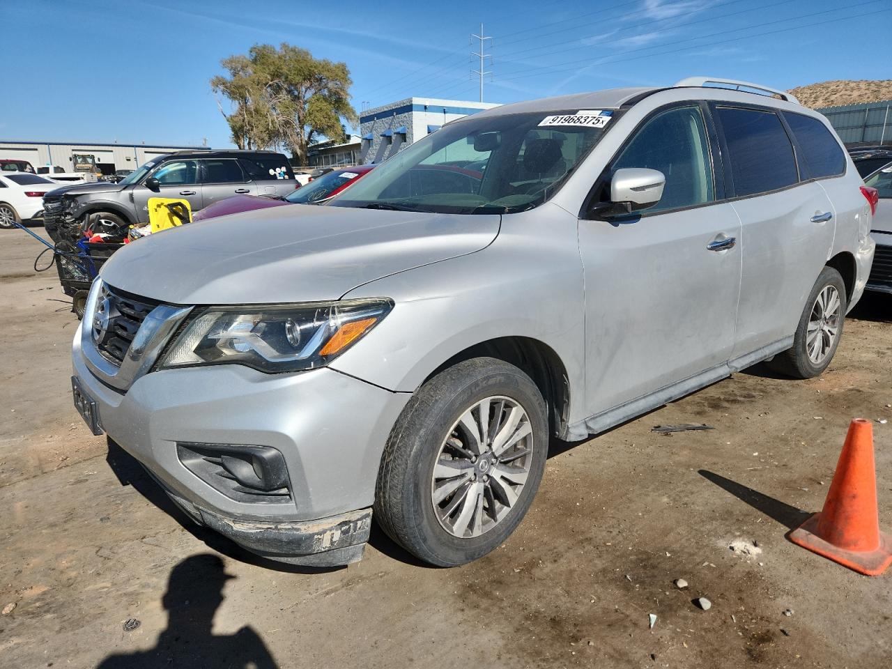 Nissan Pathfinder S Image 1