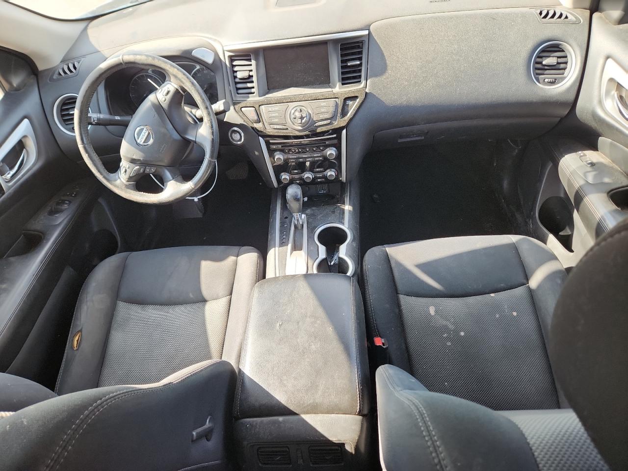 Nissan Pathfinder S Image 9