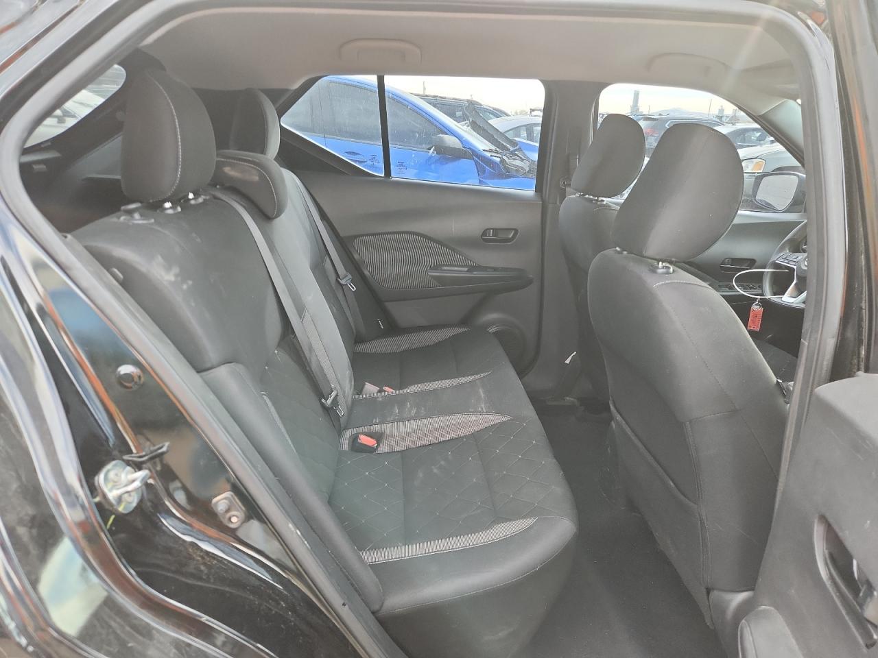 Nissan Kicks S Image 5