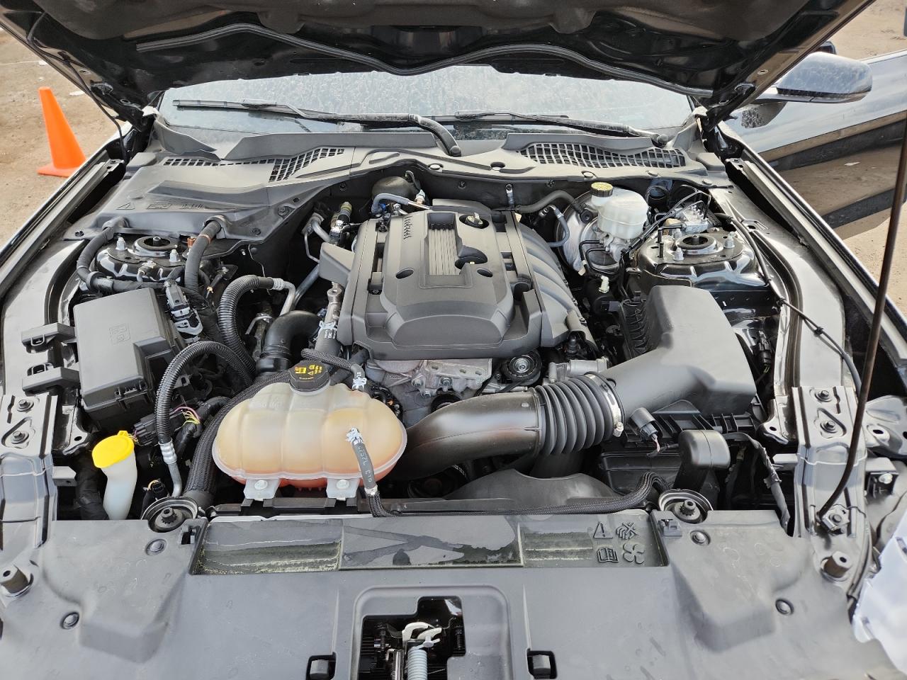 Ford Mustang Image 11