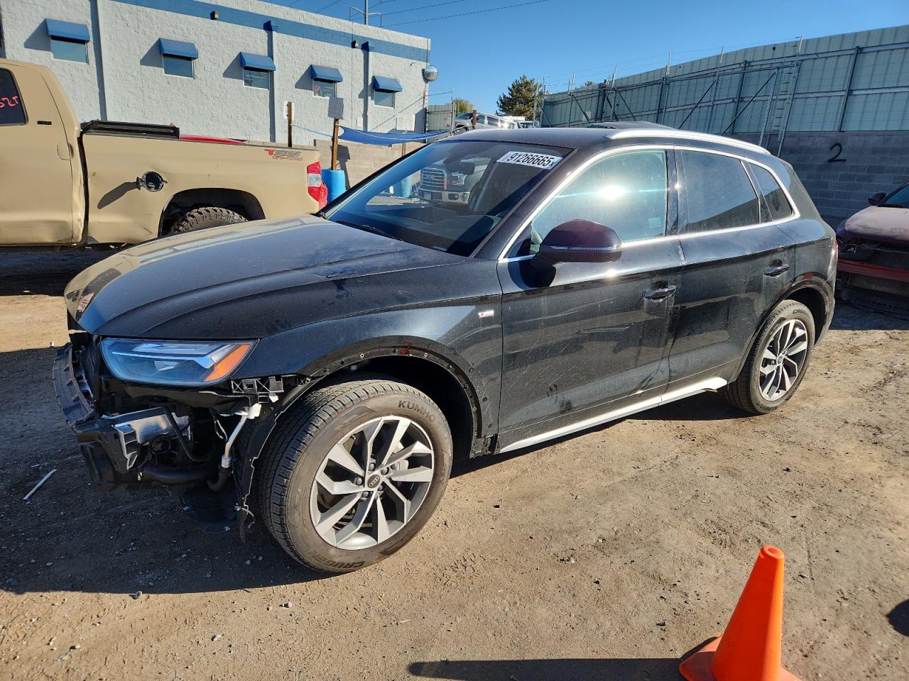 Audi Q5 Premium 45 Image 1
