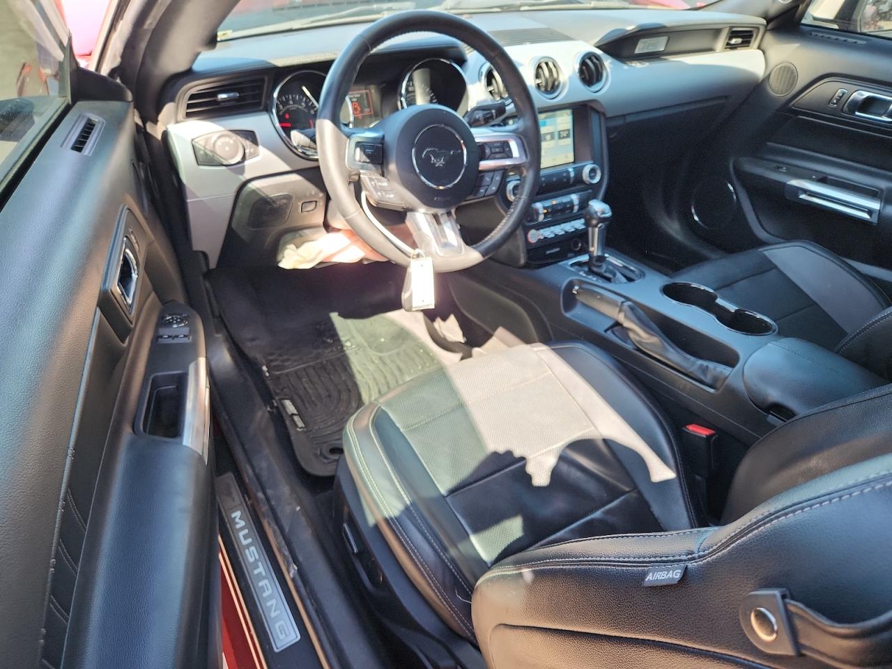 Ford Mustang Image 11