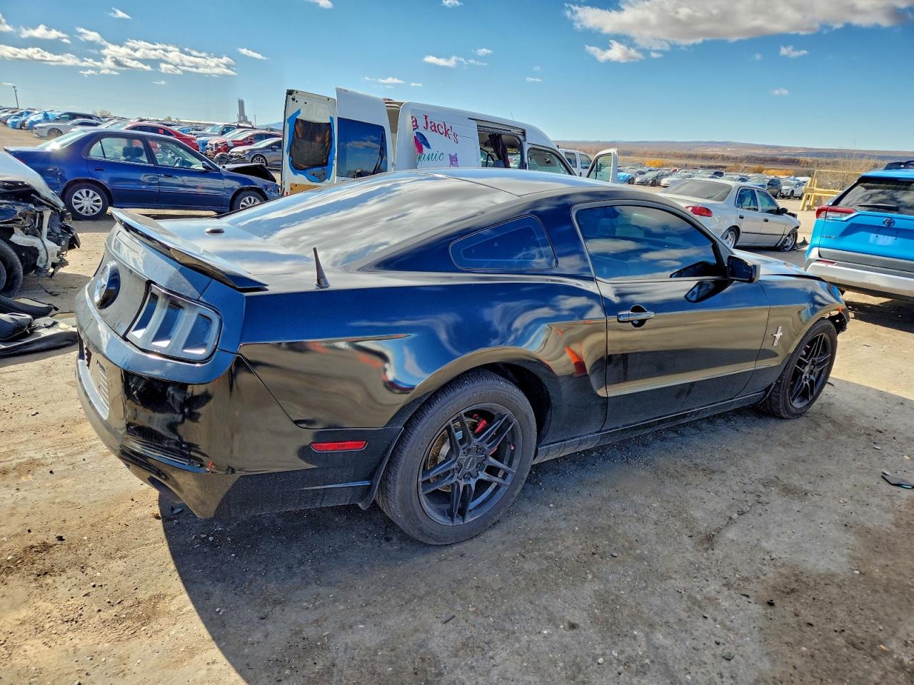 Ford Mustang Image 2