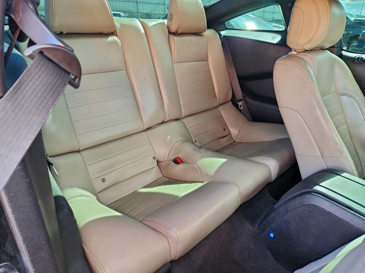 Ford Mustang Image 6