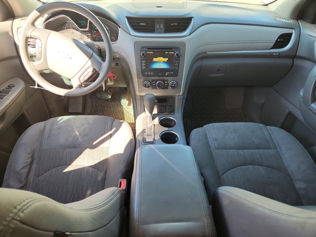 Chevrolet Traverse Ls Image 12
