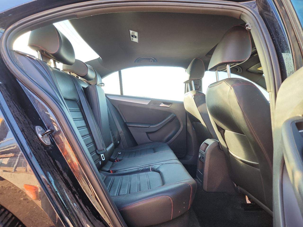 Volkswagen Jetta Gli Image 8