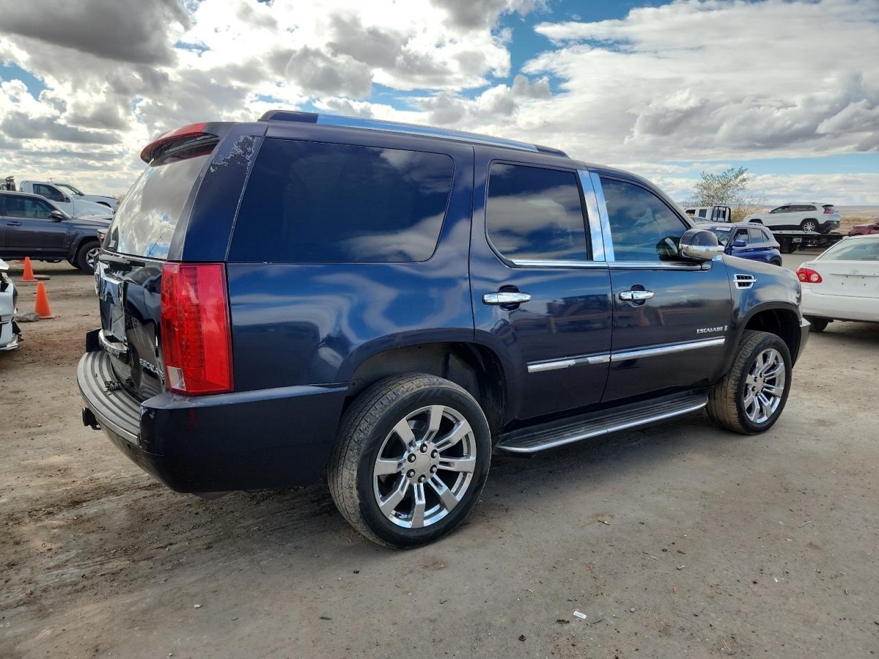 Cadillac Escalade Luxury Image 2