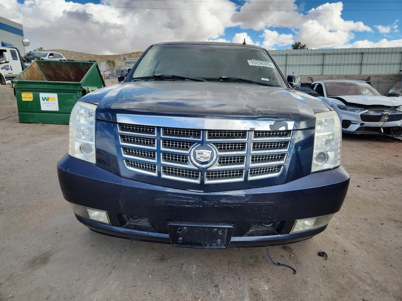 Cadillac Escalade Luxury Image 3