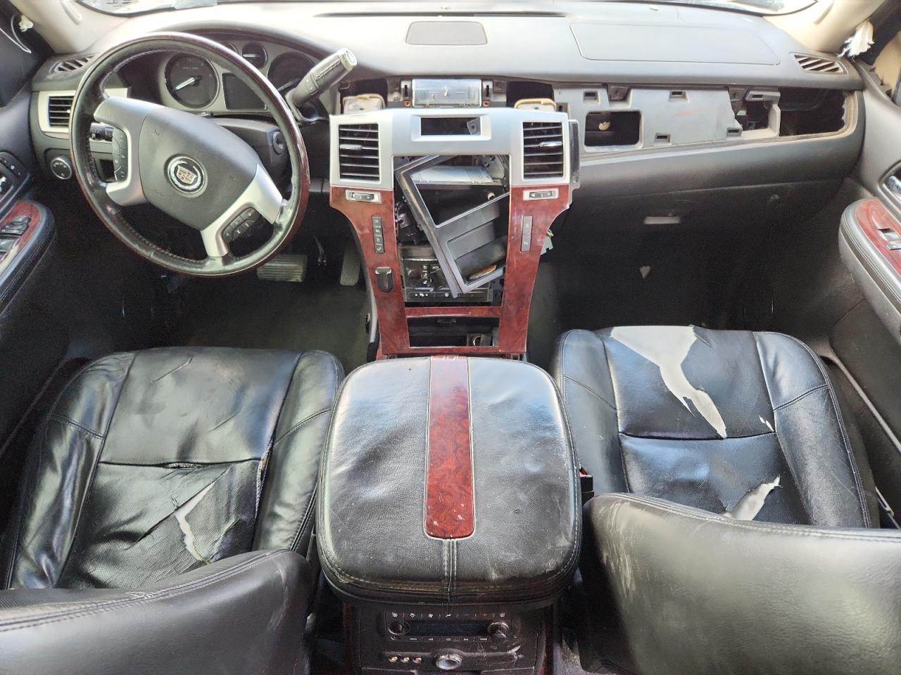 Cadillac Escalade Luxury Image 8