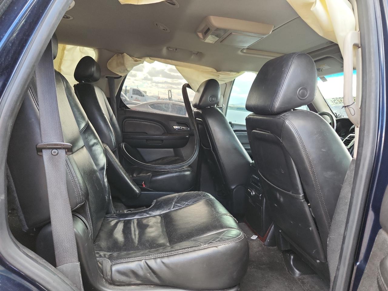 Cadillac Escalade Luxury Image 9