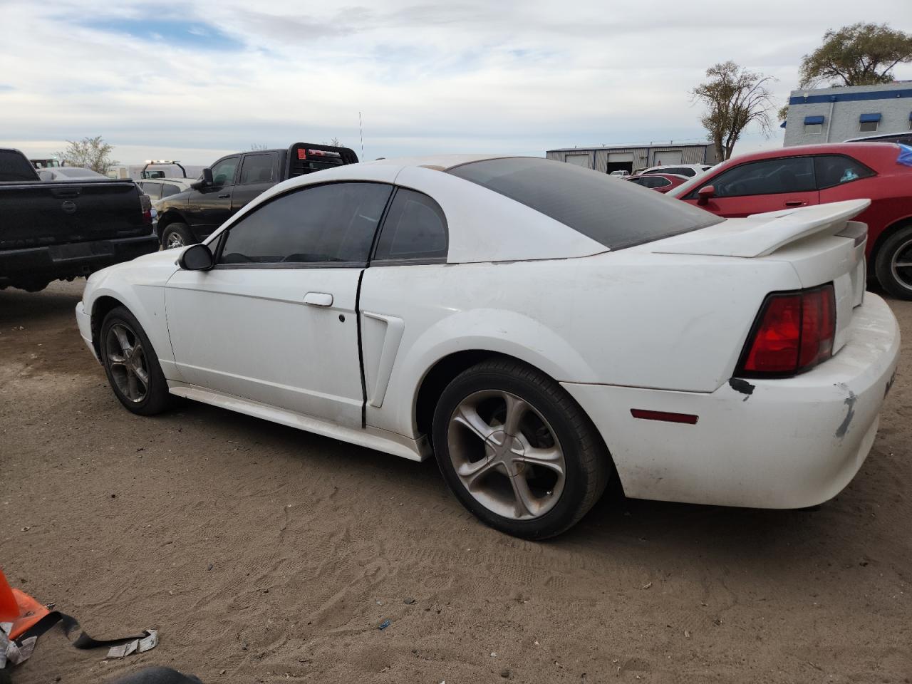 Ford Mustang Image 2