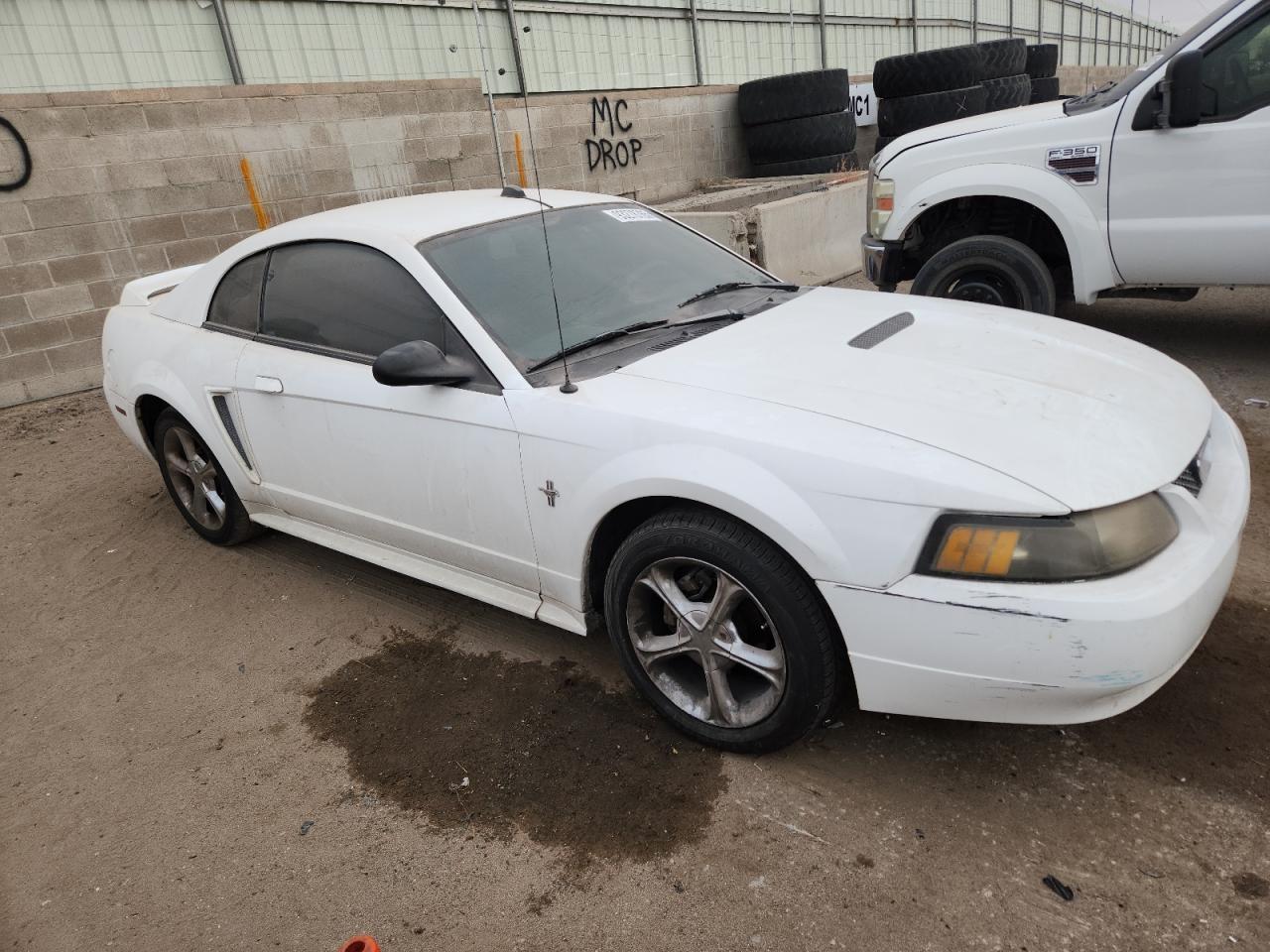 Ford Mustang Image 3