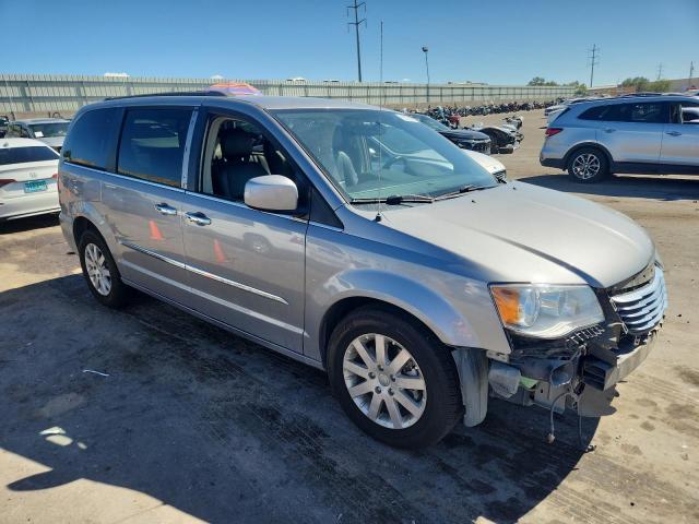 Chrysler Minivan Touring Image 8